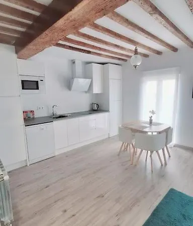 Se3-coqueto Y Funcional En El Centro De アパート